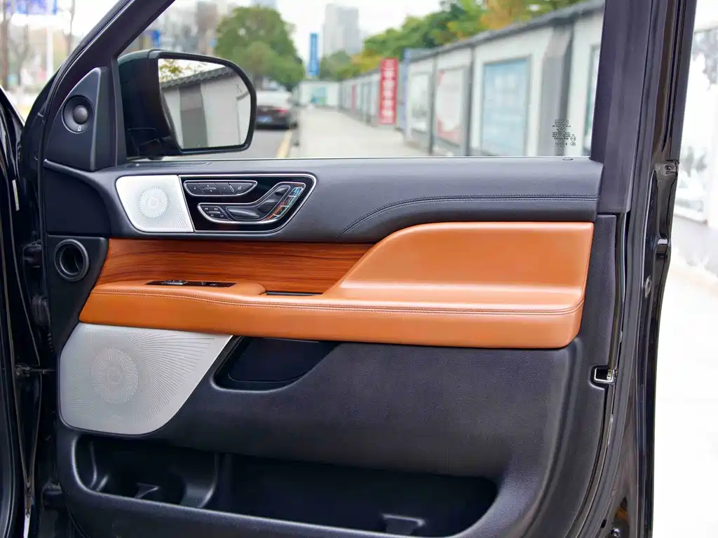 Navigator 2018 3.5T Honor Edition National V купить на сайте DeffCars