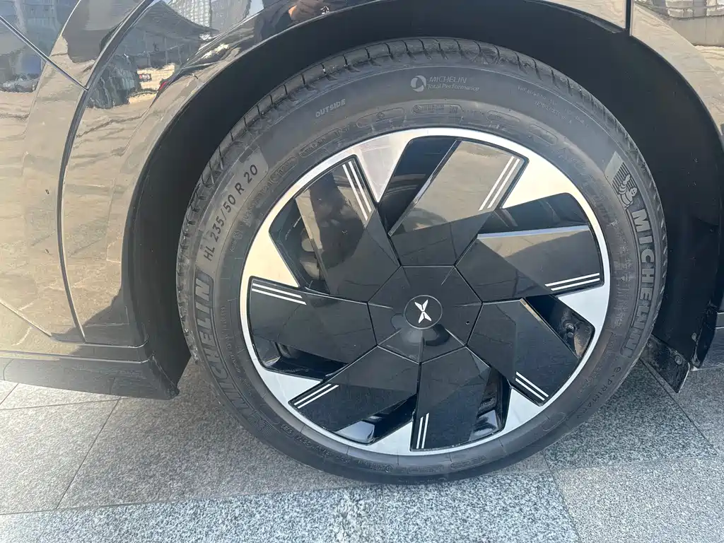 Xpeng X9 2024 Model 610 Long Battery Life Pro купить на сайте DeffCars