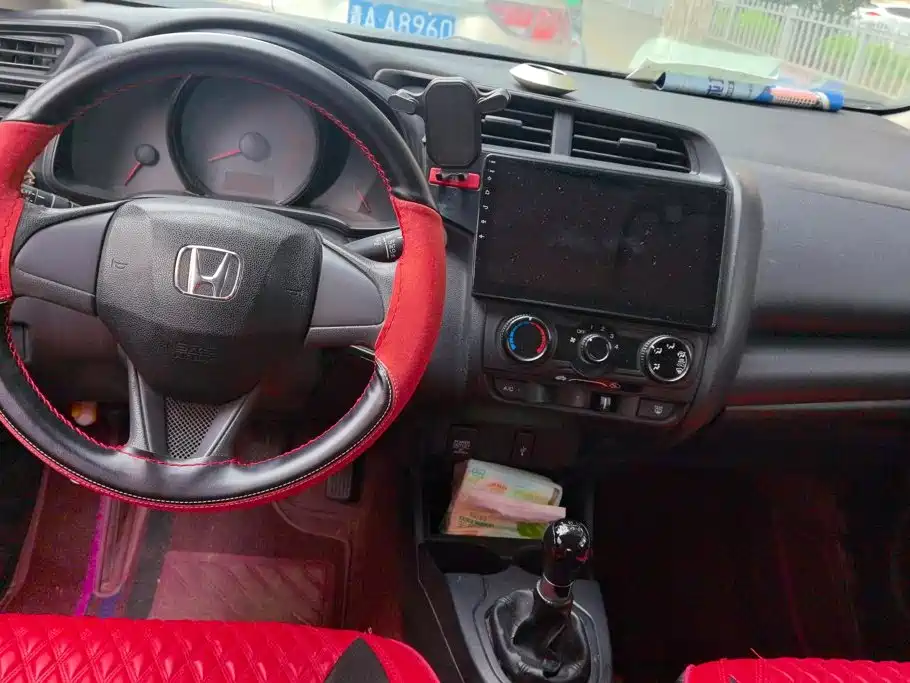 Fit 2014 1.5L LX manual comfort model купить на сайте DeffCars