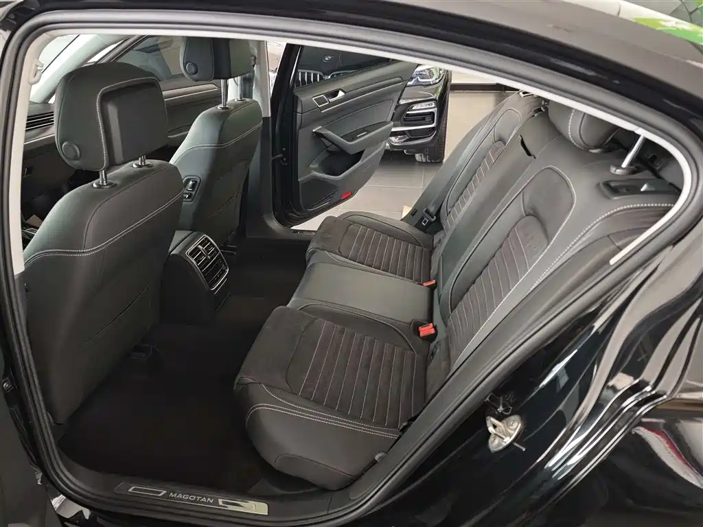 Magotan 2021 330TSI DSG 30th Anniversary Edition купить на сайте DeffCars