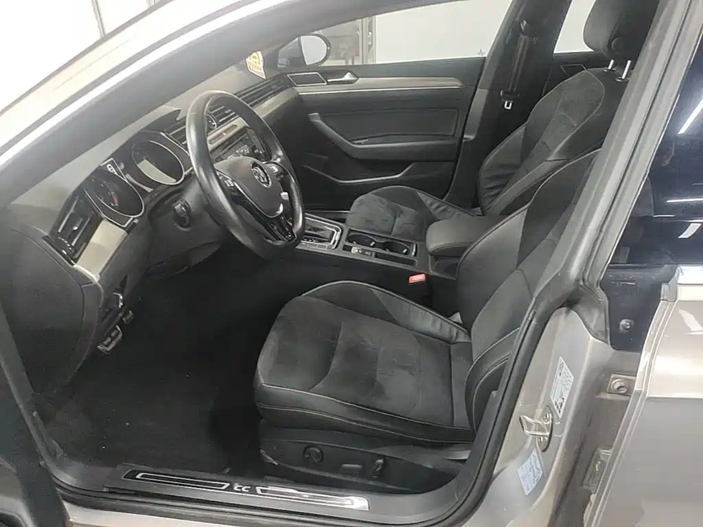 FAW-Volkswagen CC 2020 330TSI Huayan Edition National VI купить на сайте DeffCars