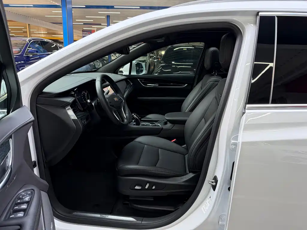 Cadillac XT5 2021 2.0T two-wheel drive luxury model купить на сайте DeffCars