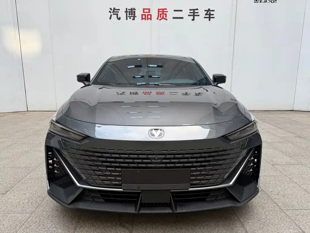 Changan UNI-V 2023 1.5T premium model купить на сайте DeffCars