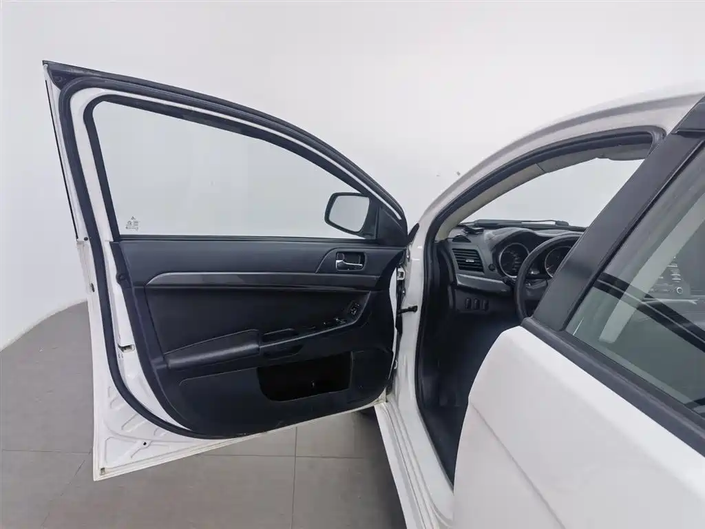 Yishen 2010 Zhishang Edition 1.8L Manual Luxury Type купить на сайте DeffCars