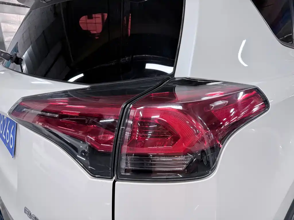 RAV4 Rongfang 2018 2.5L automatic four-wheel drive Elite i version купить на сайте DeffCars