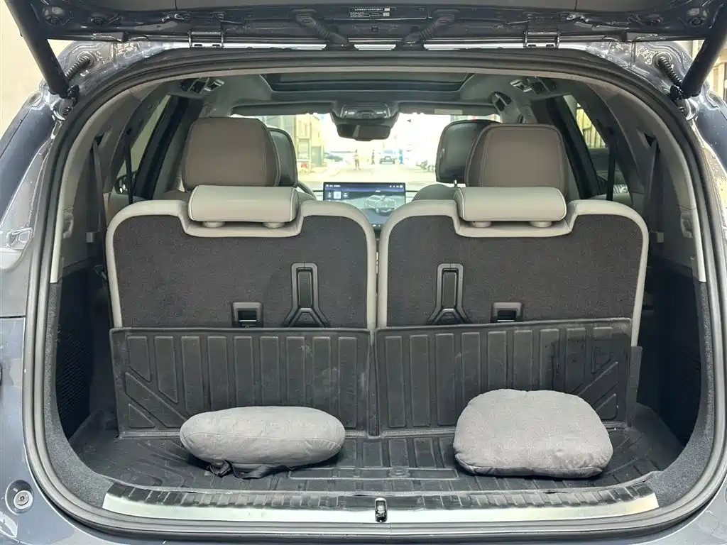 Denza N8 2023 four-wheel drive super hybrid flagship six-seat version купить на сайте DeffCars