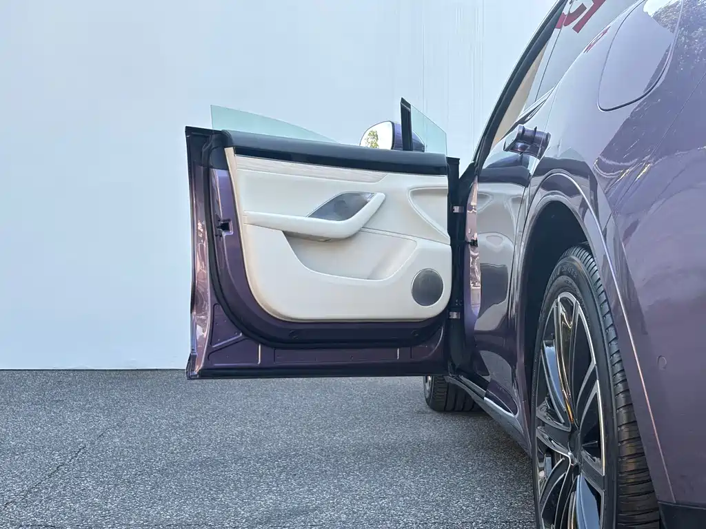 Zhijie R7 2025 extended range 331km Ultra купить на сайте DeffCars