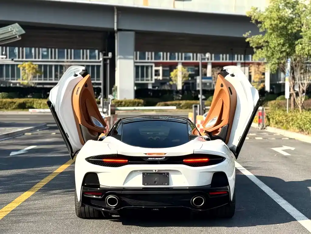 McLaren GT 2022 4.0T standard model купить на сайте DeffCars