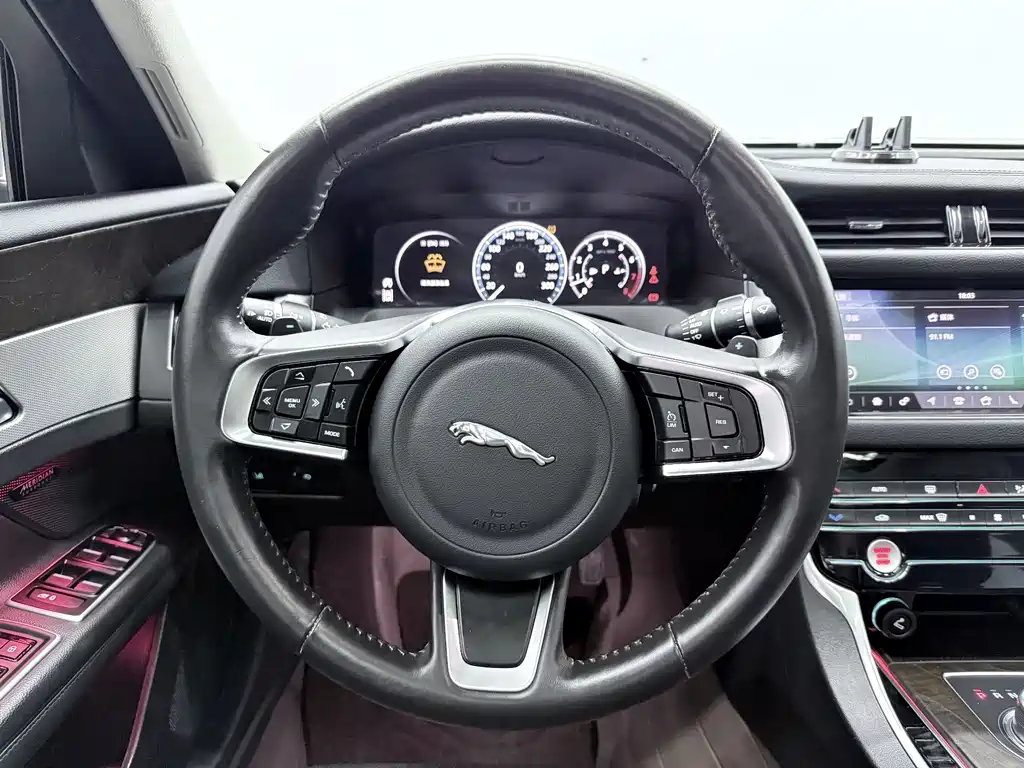 Jaguar XFL 2021 XFL 2.0T P250 four-wheel drive obsidian sports version купить на сайте DeffCars