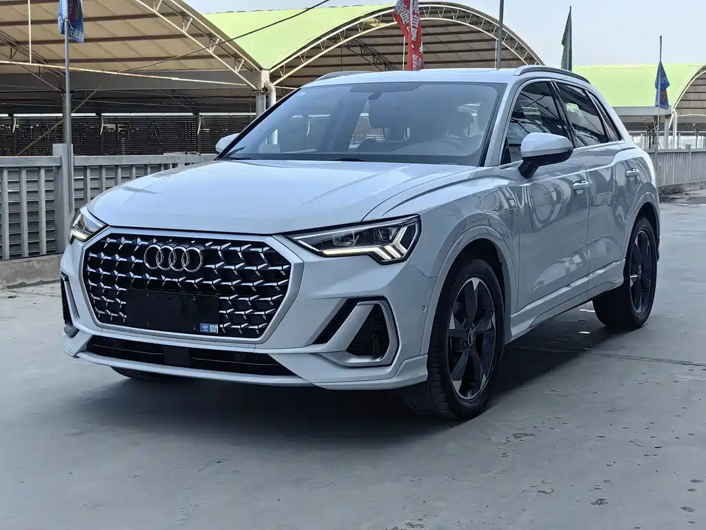 Audi Q3 2024 35 TFSI Fashionable and Dynamic купить на сайте DeffCars