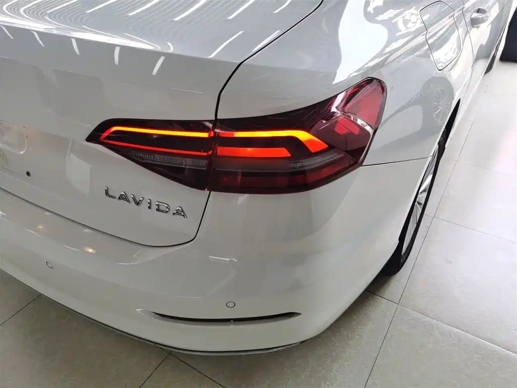 Lavida 2021 1.5L automatic comfort version купить на сайте DeffCars