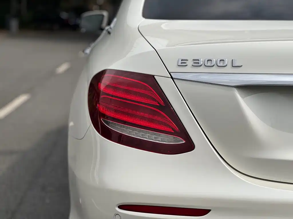 Mercedes-Benz E-Class 2017 E 300 L Sporty and Stylish купить на сайте DeffCars