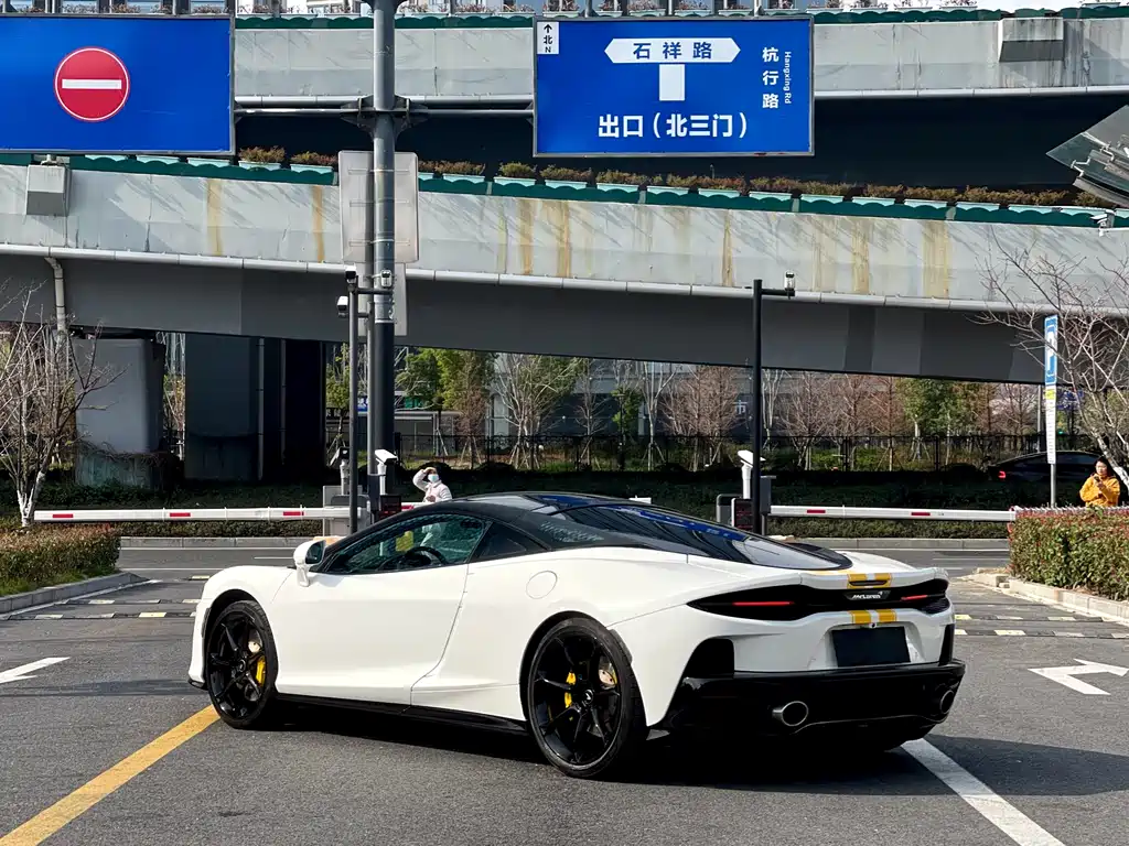 McLaren GT 2019 4.0T Standard Model купить на сайте DeffCars
