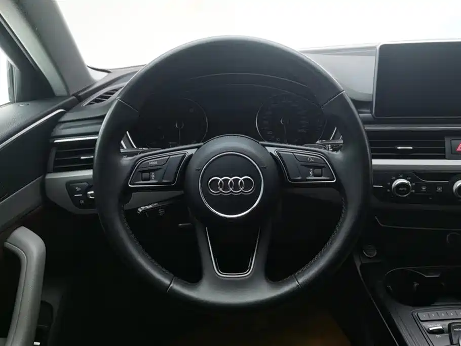 Audi A4L 2018 30th Anniversary Model 40 TFSI Enterprising купить на сайте DeffCars
