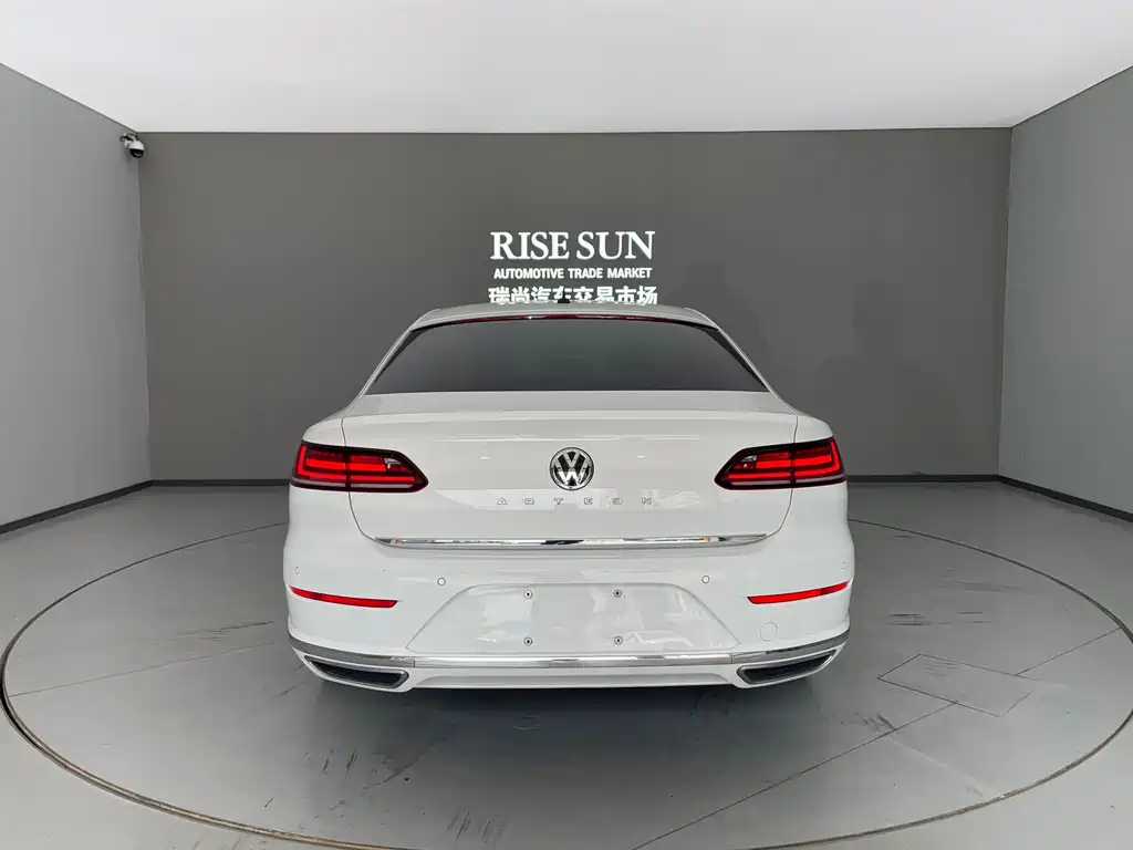 FAW-Volkswagen CC 2019 330TSI Charming Edition National V купить на сайте DeffCars
