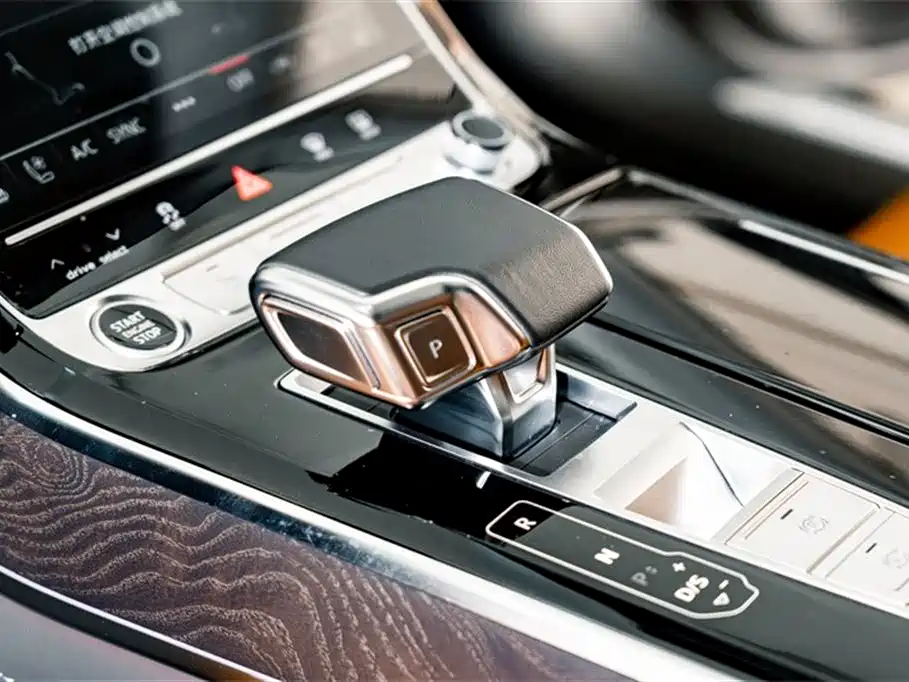 Audi A8 2023 A8L 50 TFSI quattro Premium Selection купить на сайте DeffCars