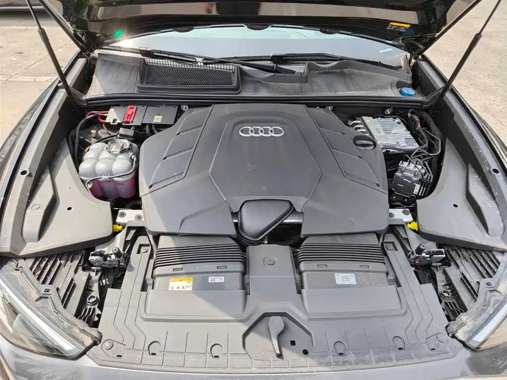 Audi Q8 2024 55 TFSI luxury and dynamic model купить на сайте DeffCars