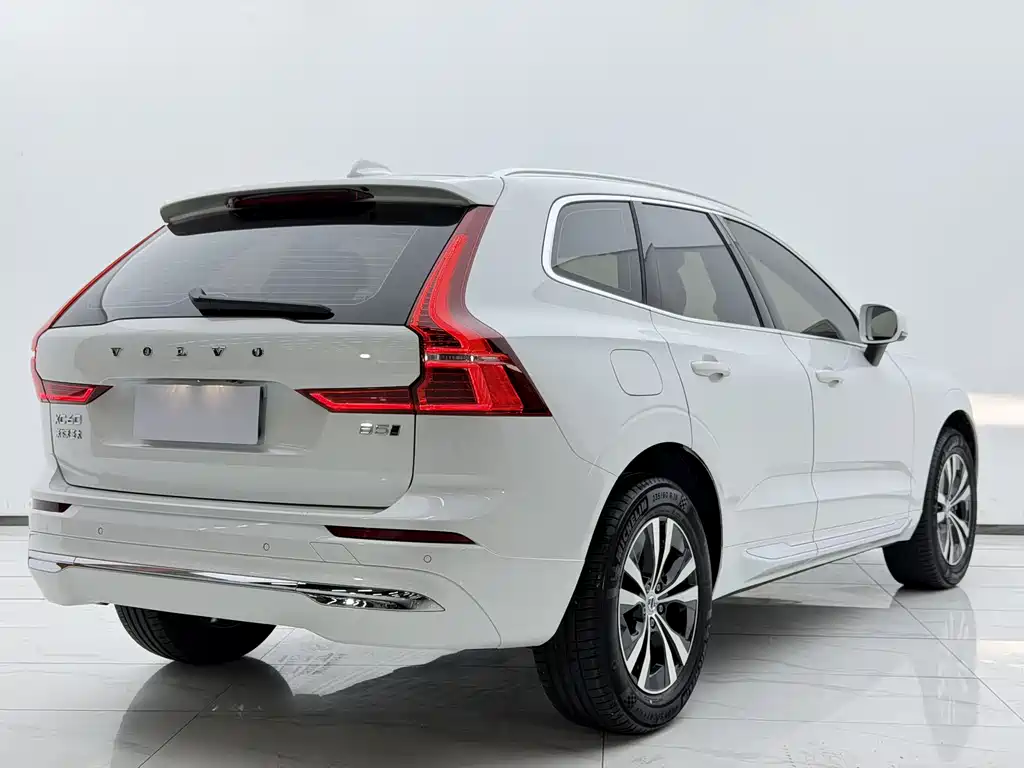 Volvo XC60 2023 B5 four-wheel drive Zhiyi Luxury Edition купить на сайте DeffCars