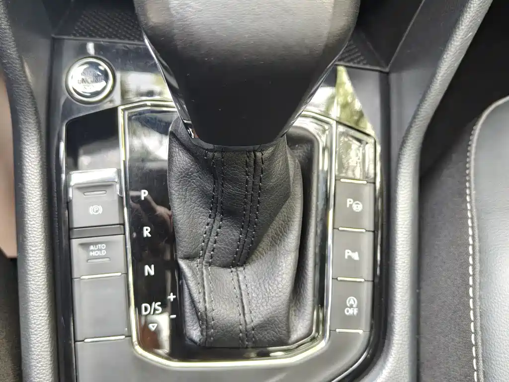 Tiguan L 2020 330TSI automatic two-wheel drive smart luxury version National VI купить на сайте DeffCars