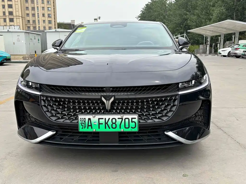 Lantu Chasing Light 2024 PHEV four-wheel drive ultra-long battery life flagship version купить на сайте DeffCars
