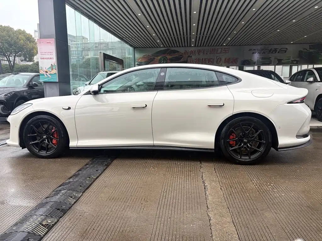 Zhiji L6 2025 Max+ купить на сайте DeffCars