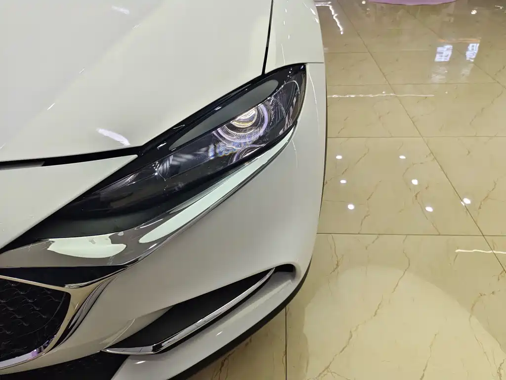 Mazda CX-4 2021 2.0L automatic two-wheel drive Blue Sky Vitality Edition купить на сайте DeffCars