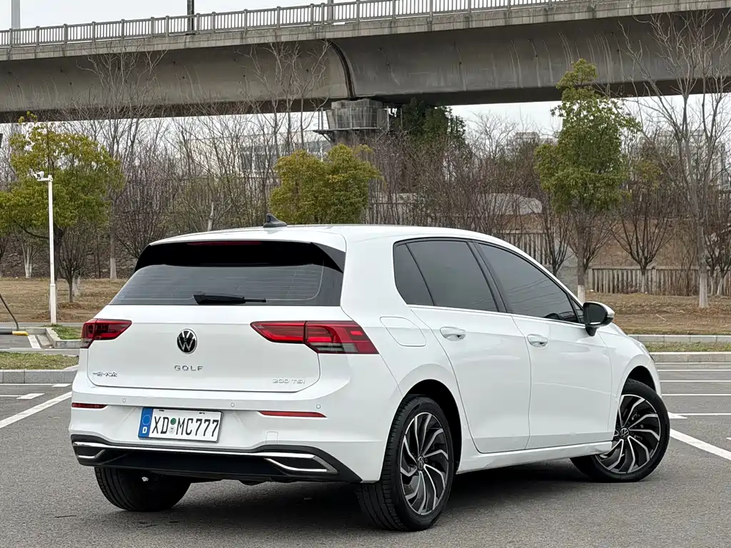 Golf 2023 facelift 200TSI DSG Pro купить на сайте DeffCars