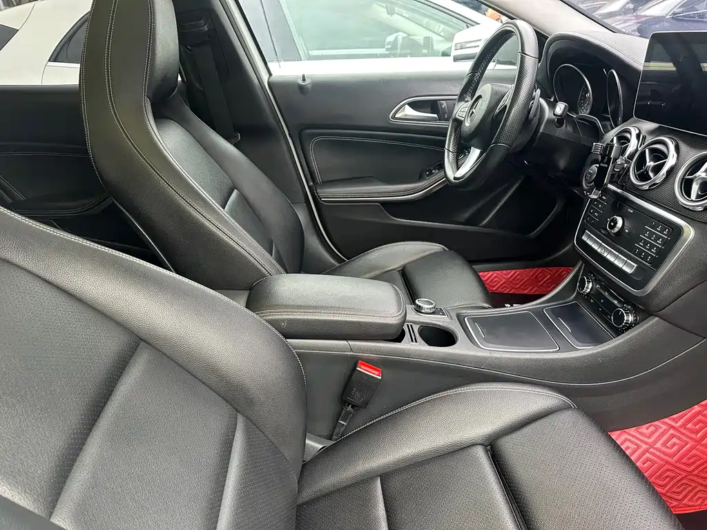 Mercedes-Benz GLA 2018 GLA 200 Fashion Model купить на сайте DeffCars