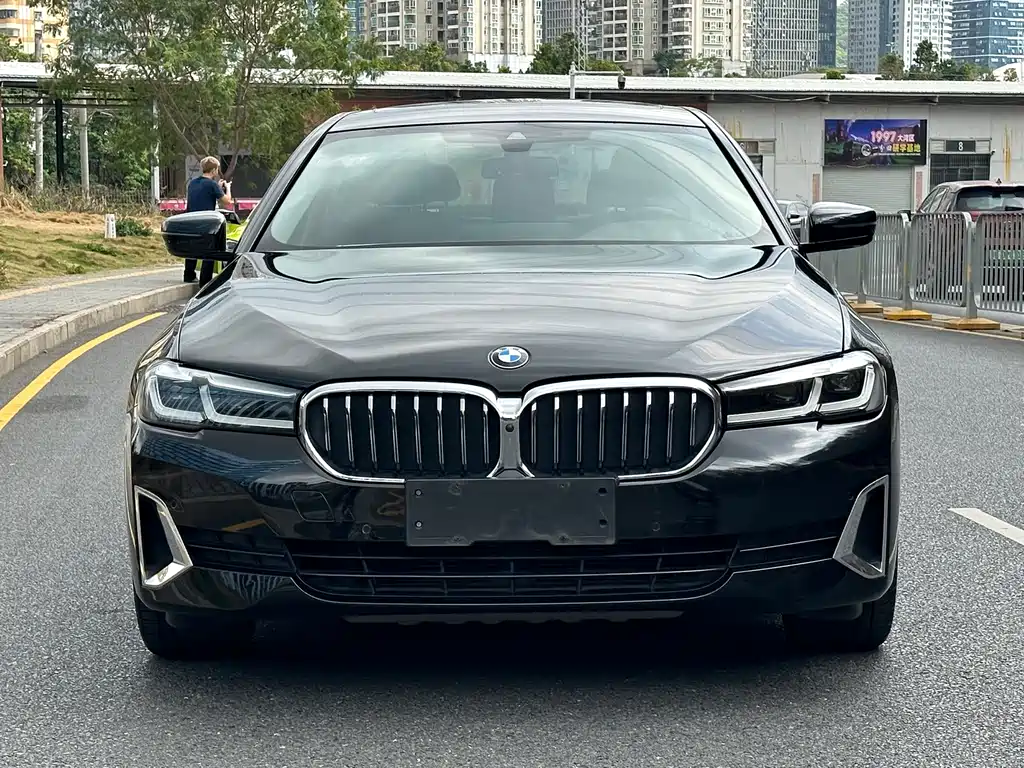 BMW 5 Series 2021 525Li Luxury Package купить на сайте DeffCars