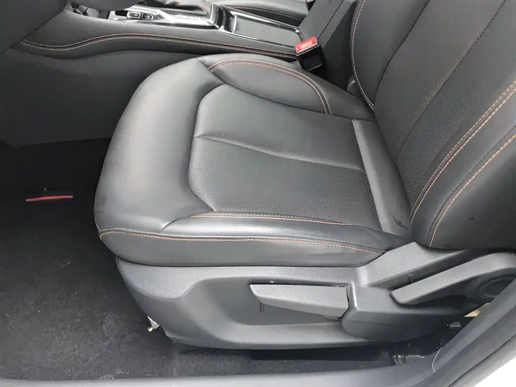 Roewe RX3 2021 PRO 1.6L CVT flagship model купить на сайте DeffCars