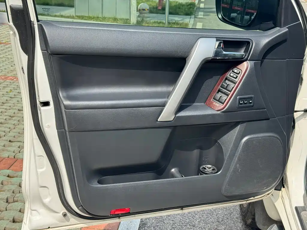 Prado 2014 4.0L automatic VX NAVI купить на сайте DeffCars