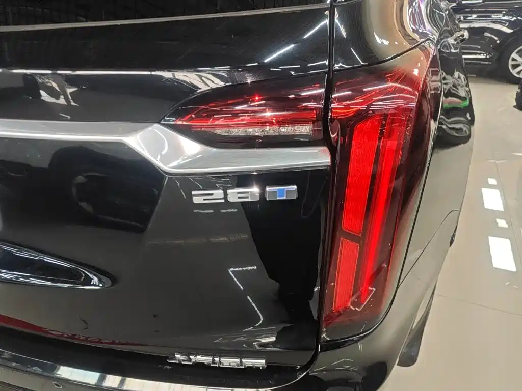 Cadillac XT6 2022 2.0T seven-seat two-wheel drive luxury model купить на сайте DeffCars