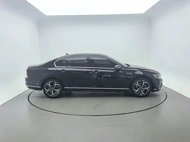 Magotan 2025 model 330TSI DSG luxury model купить на сайте DeffCars