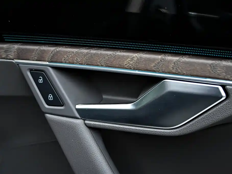 Touareg 2023 3.0TSI Ruixiang Edition Classic Sports Package купить на сайте DeffCars