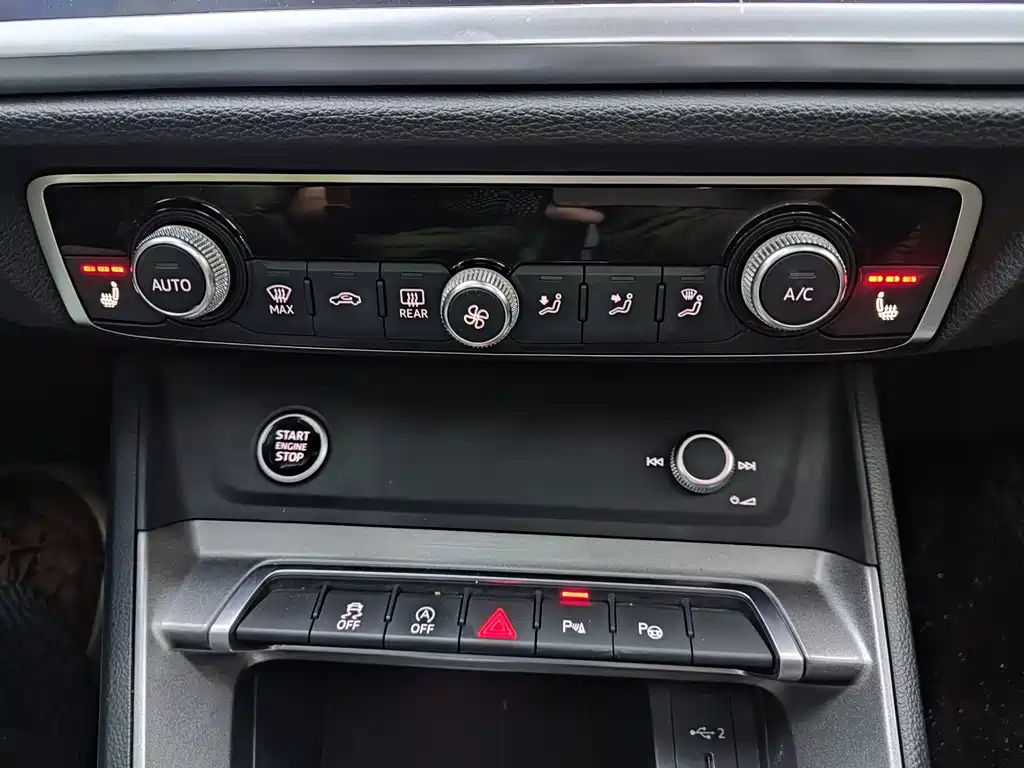Audi Q3 2022 35 TFSI Fashionable and Dynamic купить на сайте DeffCars