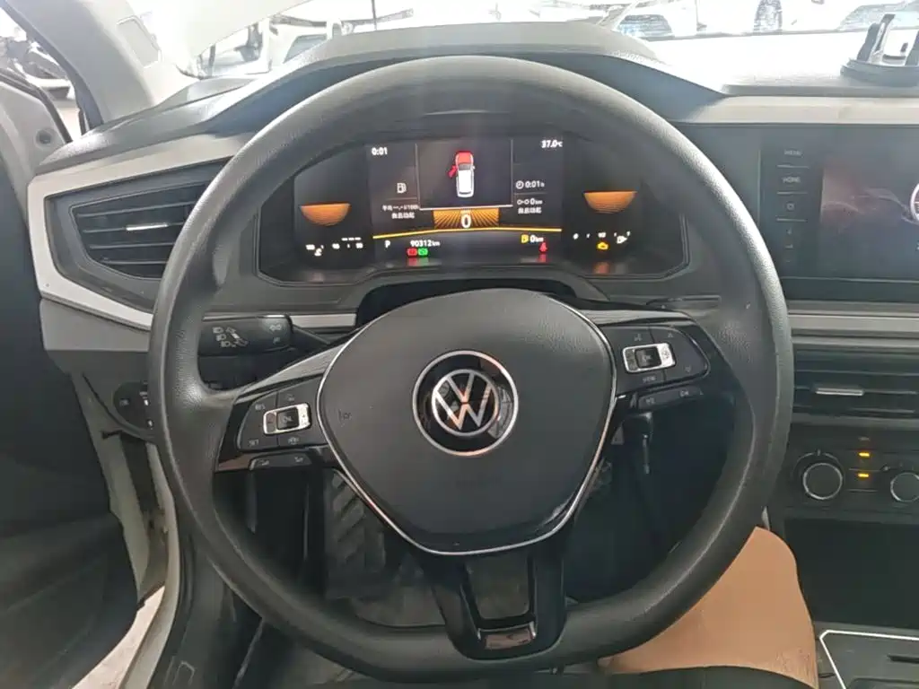 Polo 2023 facelift Plus 1.5L automatic indulgence version купить на сайте DeffCars