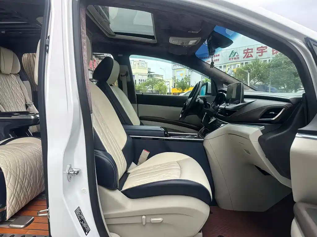 Buick GL8 2021 Land Business Class 652T Luxury купить на сайте DeffCars