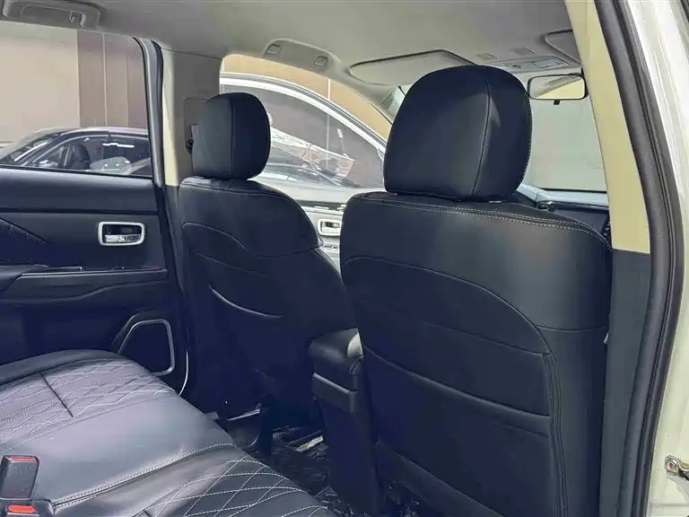 Outlander 2021 2.0L 2WD Smooth Edition 5 seats купить на сайте DeffCars