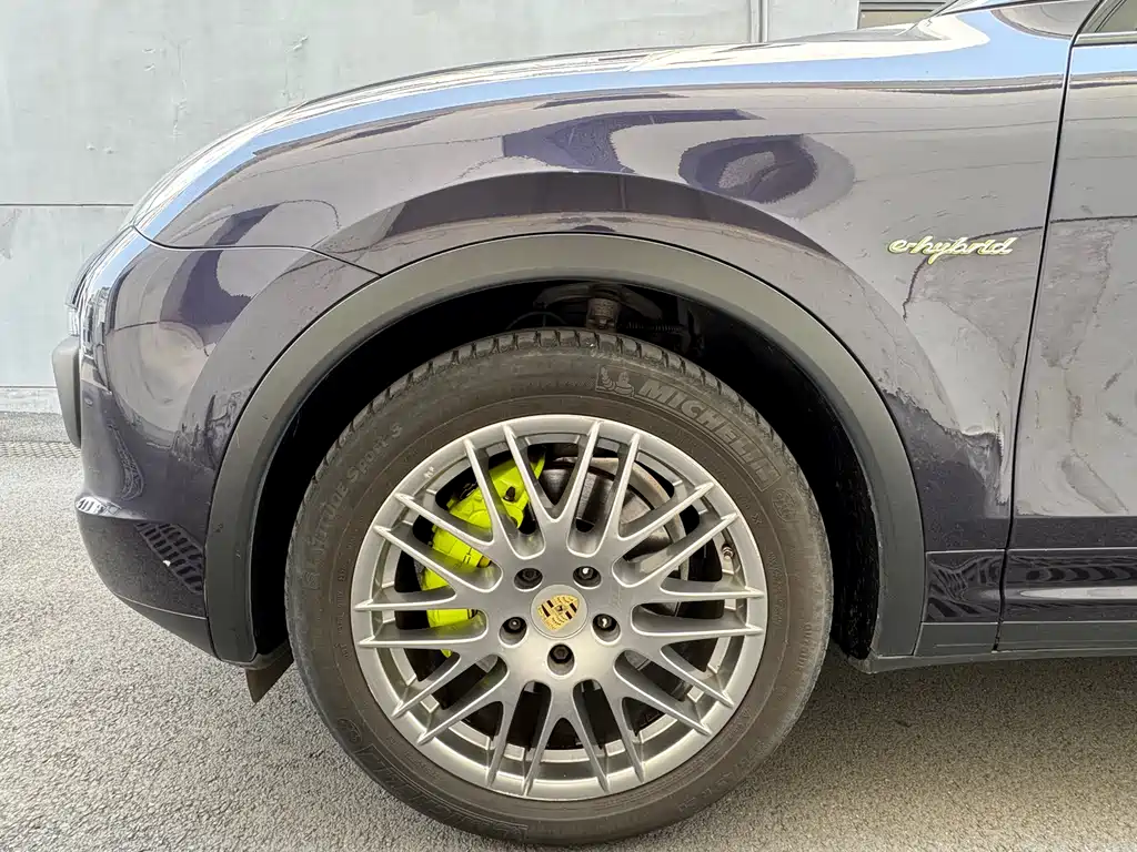 Cayenne New Energy 2016 Cayenne S E-Hybrid 3.0T купить на сайте DeffCars