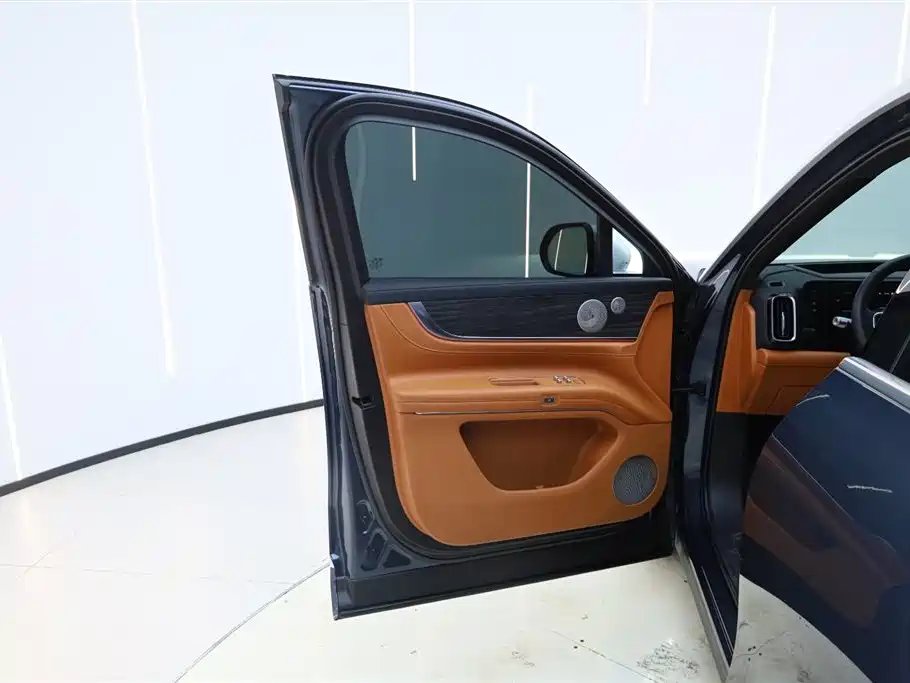 Wenjie M9 2024 extended range Ultra version 42kWh 6-seater version купить на сайте DeffCars