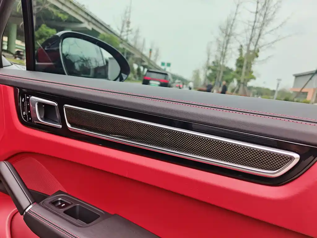 Cayenne New Energy 2021 Cayenne E-Hybrid 2.0T купить на сайте DeffCars