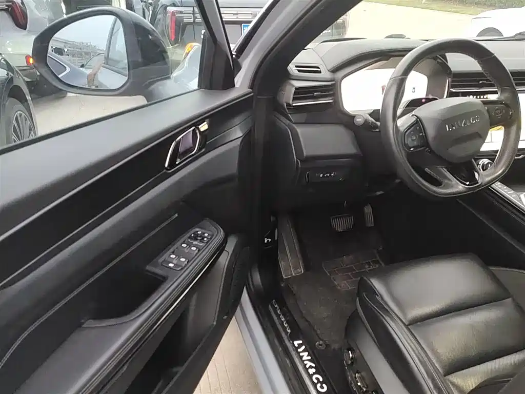 Lynk & Co 01 2023 1.5TD EM-F PM купить на сайте DeffCars