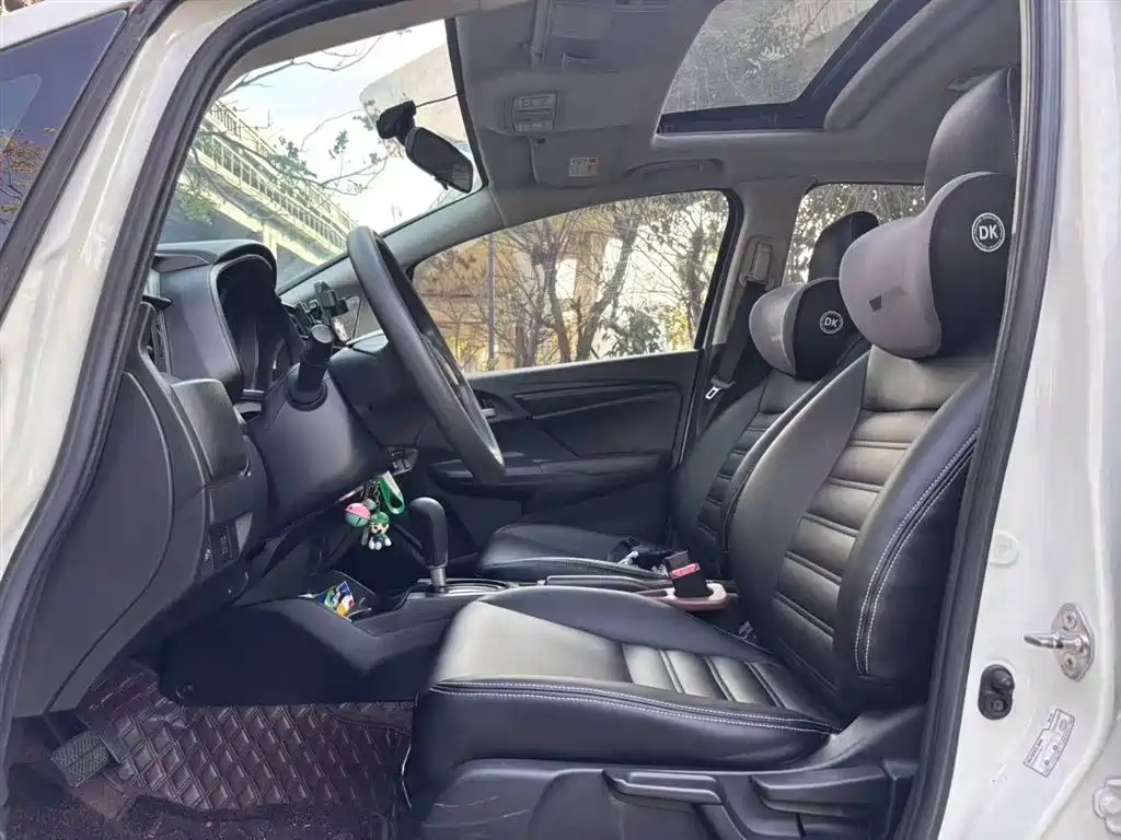 Fit 2018 1.5L CVT Comfort Sunroof Edition купить на сайте DeffCars