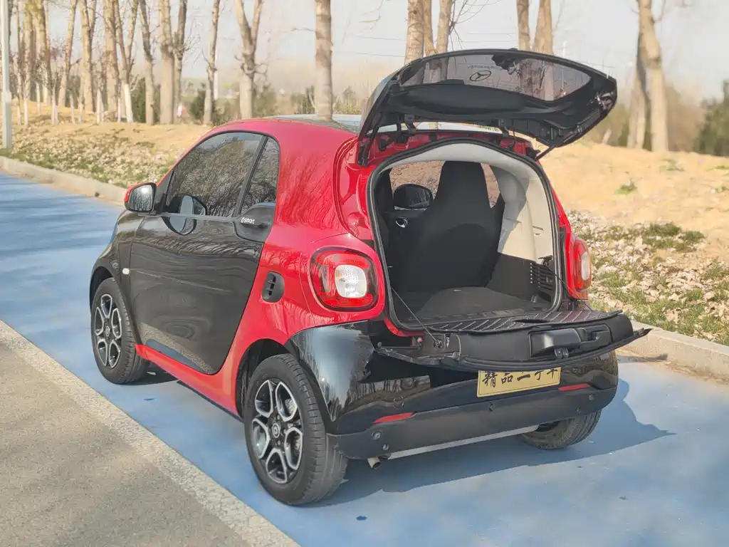 smart fortwo 2019 0.9T 66kW hard top engine version National VI купить на сайте DeffCars