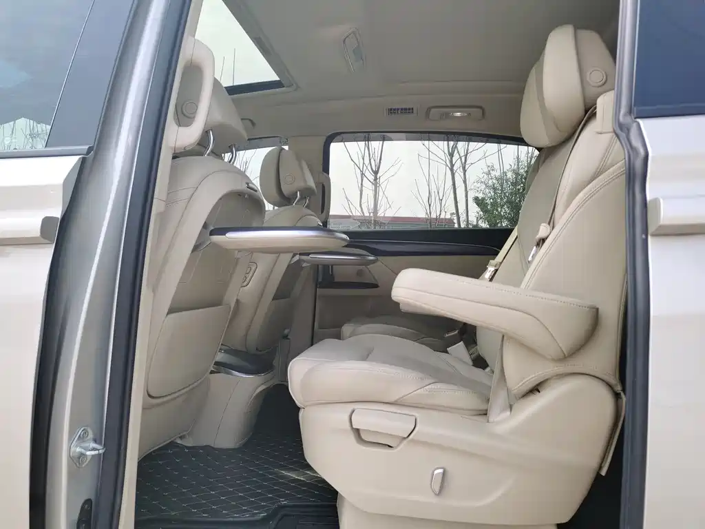 Buick GL8 2023 ES Lu Zun Exclusive Model купить на сайте DeffCars