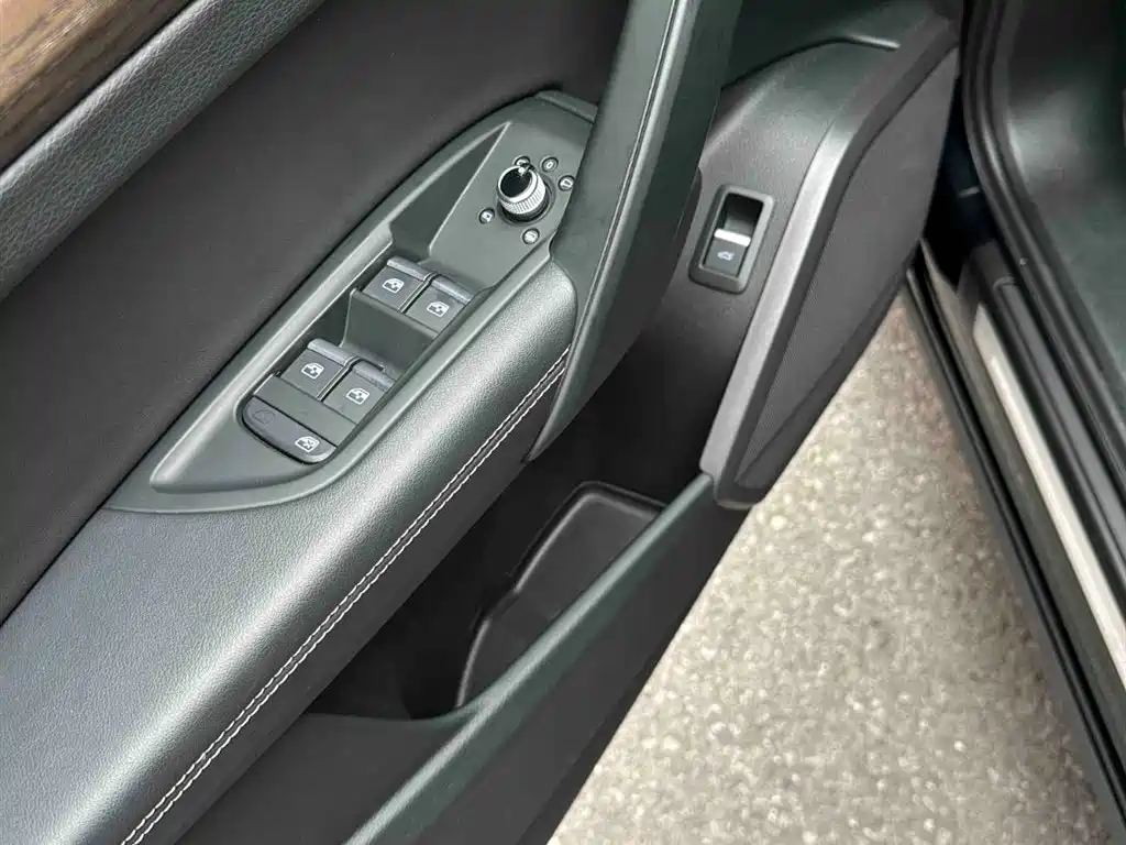 Audi Q5L 2022 facelift 40T luxury and elegant model купить на сайте DeffCars