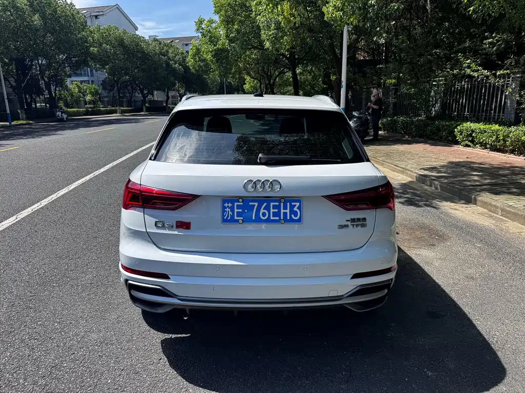 Audi Q3 2022 35 TFSI aggressive and dynamic купить на сайте DeffCars