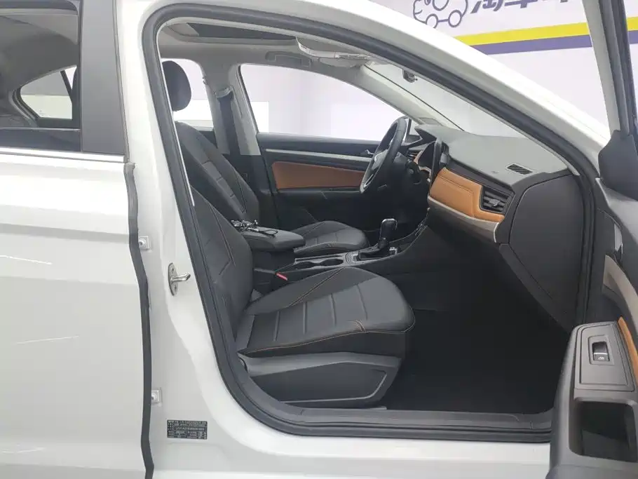 Bora 2025 200TSI DSG Yue Xing Navigation Edition купить на сайте DeffCars