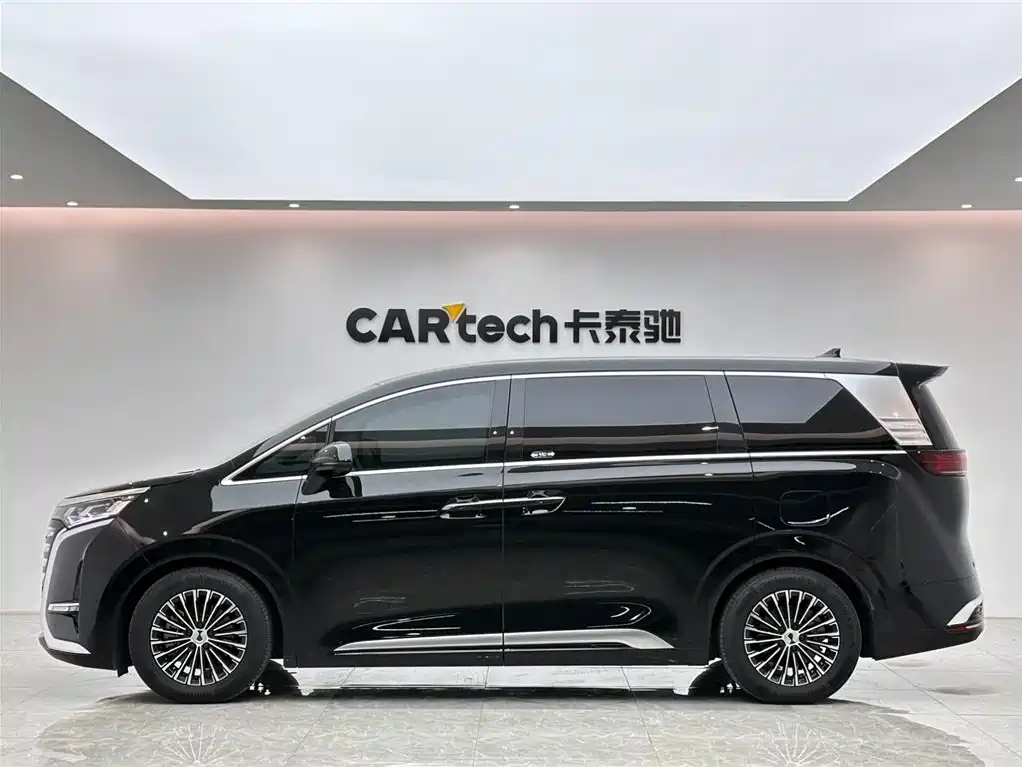 Denza D9 2024 DM-i 980 four-wheel drive premium model купить на сайте DeffCars