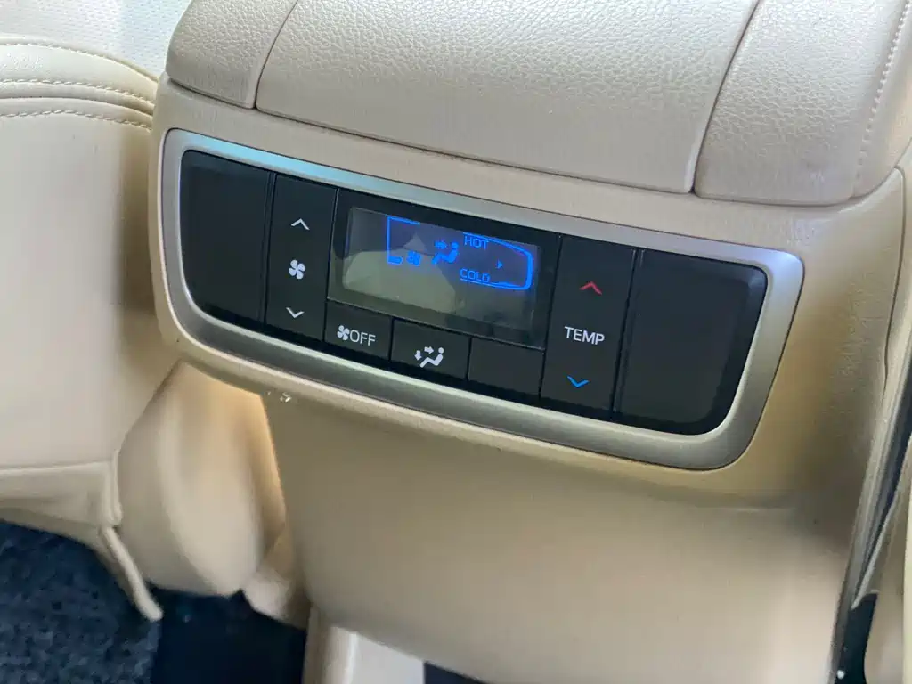 Highlander 2018 2.0T 2WD Elite Edition 7 seats National V купить на сайте DeffCars